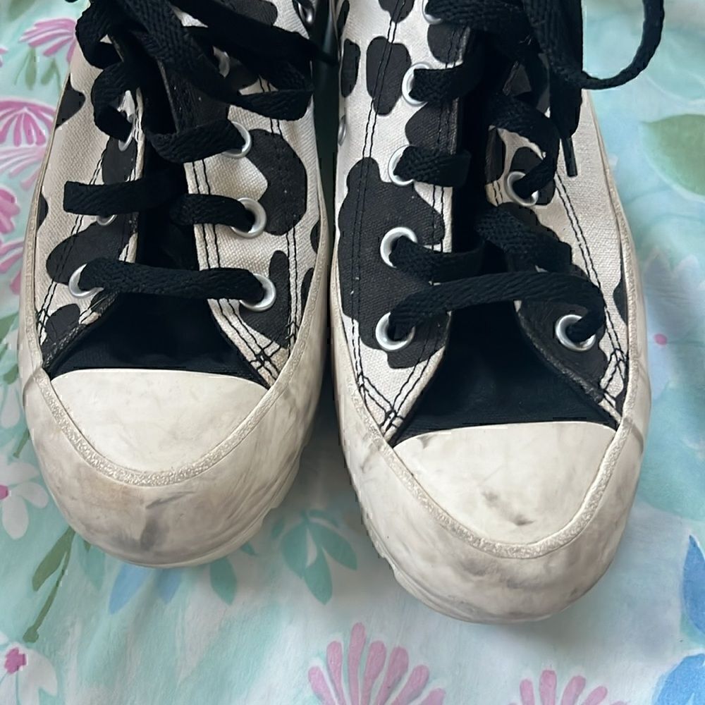 Converse Chuck Taylor All Star Lugged Shoes Women’s Size 7 Cow Print Platform - Picture 4 of 11